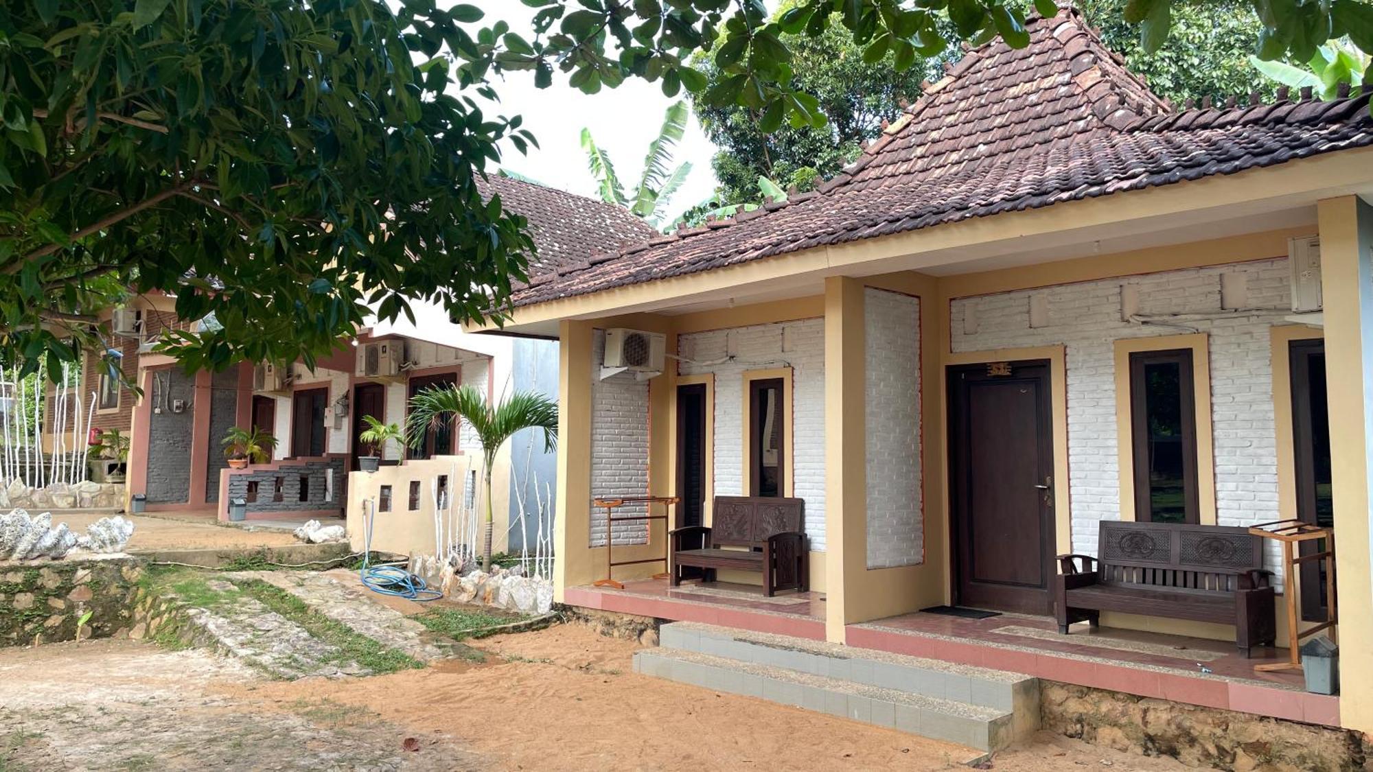 Mangrove Inn Îles Îles Karimunjawa Extérieur photo