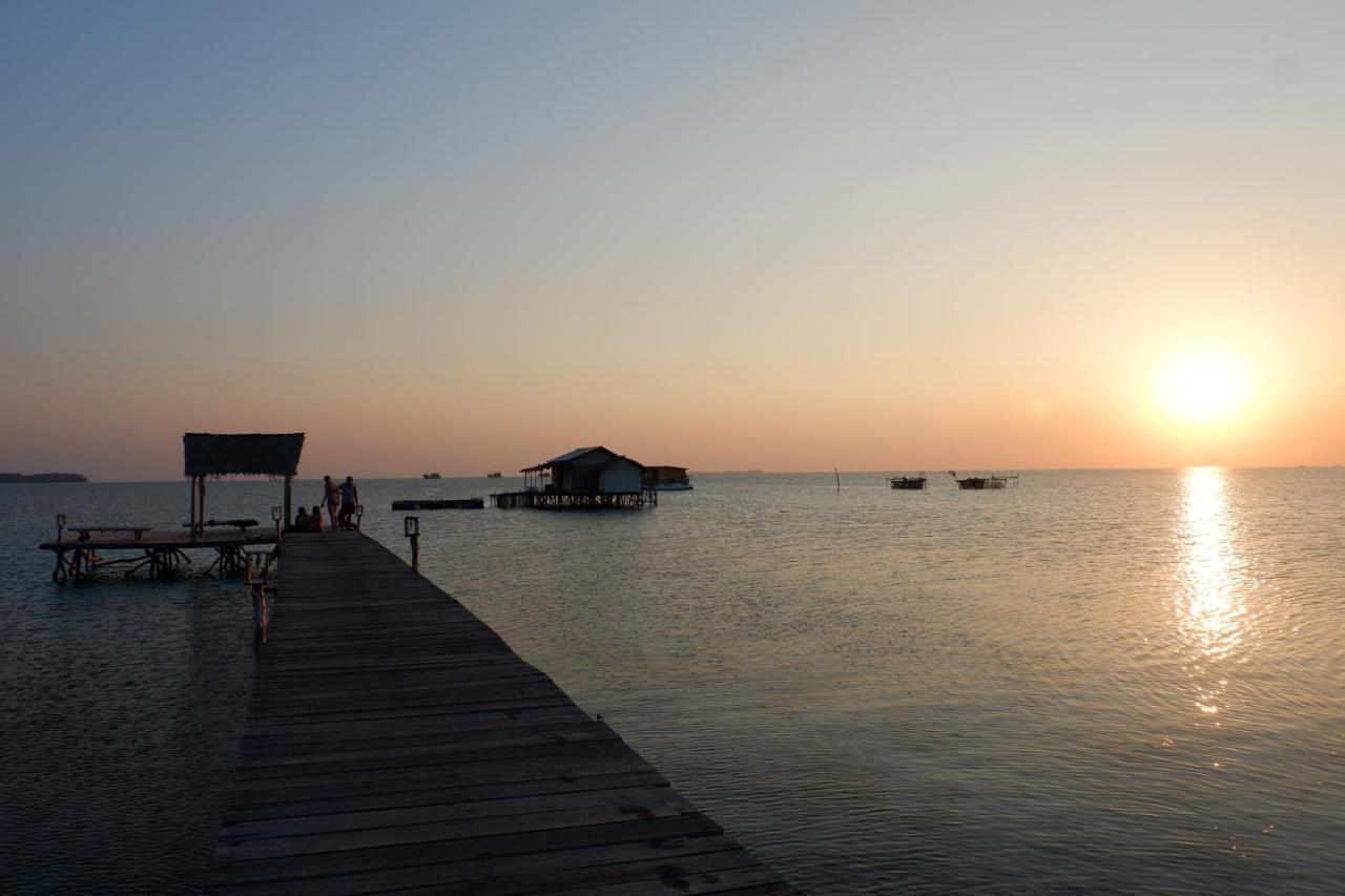 Mangrove Inn Îles Îles Karimunjawa Extérieur photo