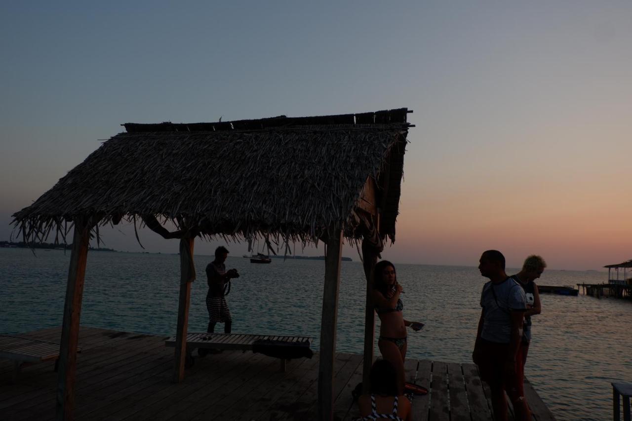 Mangrove Inn Îles Îles Karimunjawa Extérieur photo