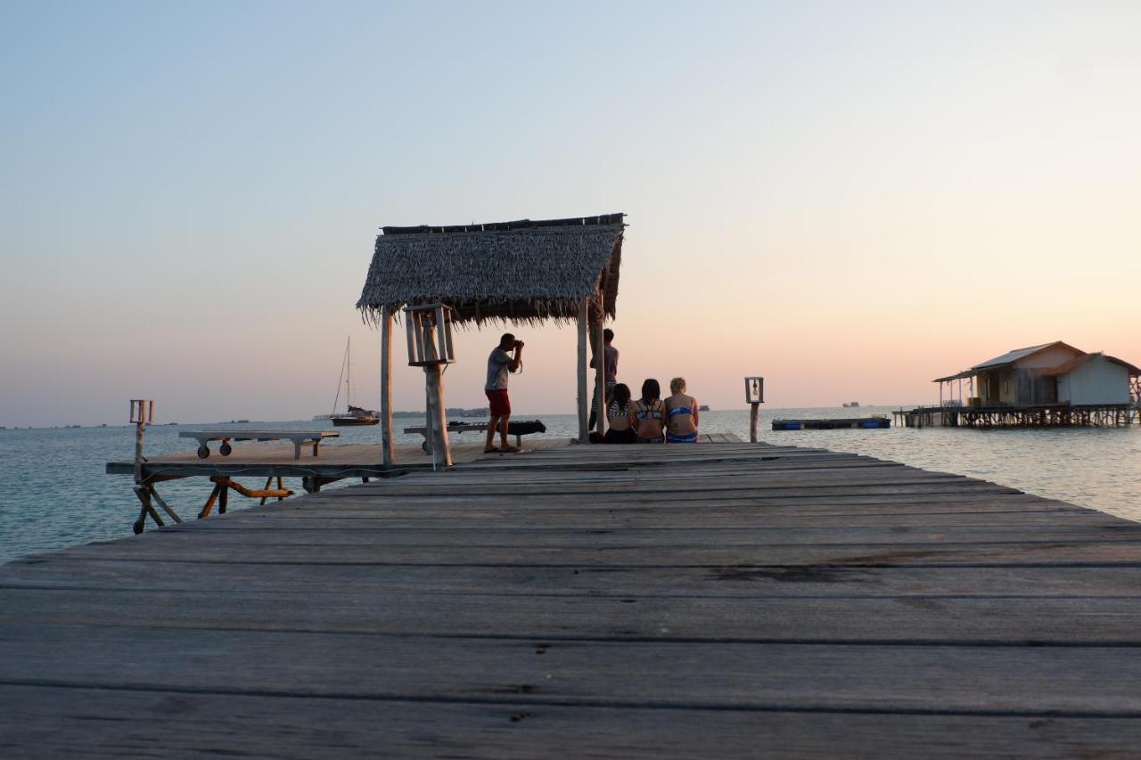 Mangrove Inn Îles Îles Karimunjawa Extérieur photo